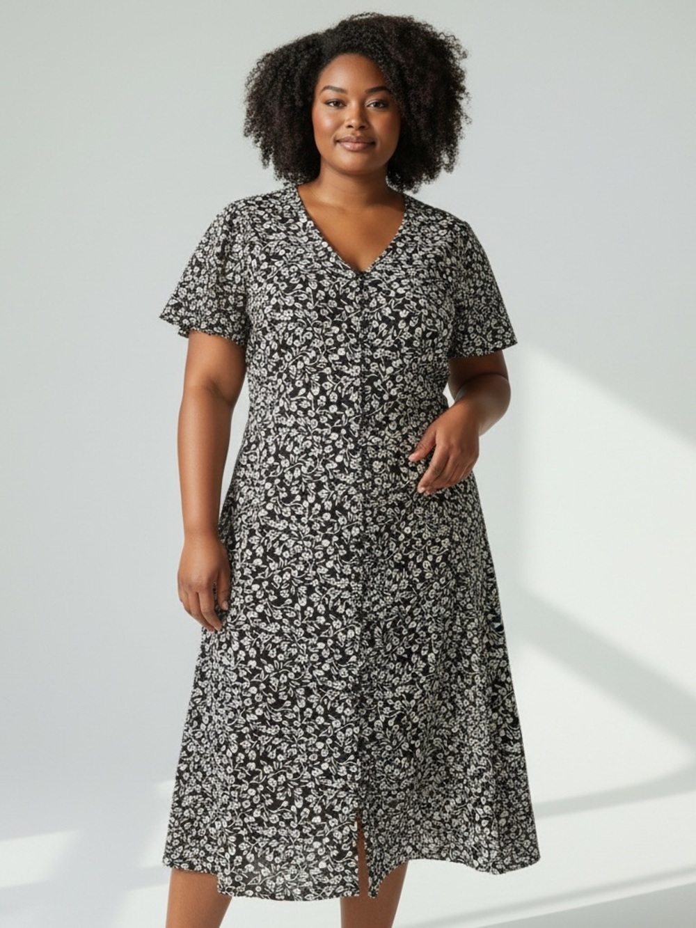 Vintage 90s Floral Button-Front Flutter Sleeve Midi Dress in Black and White
